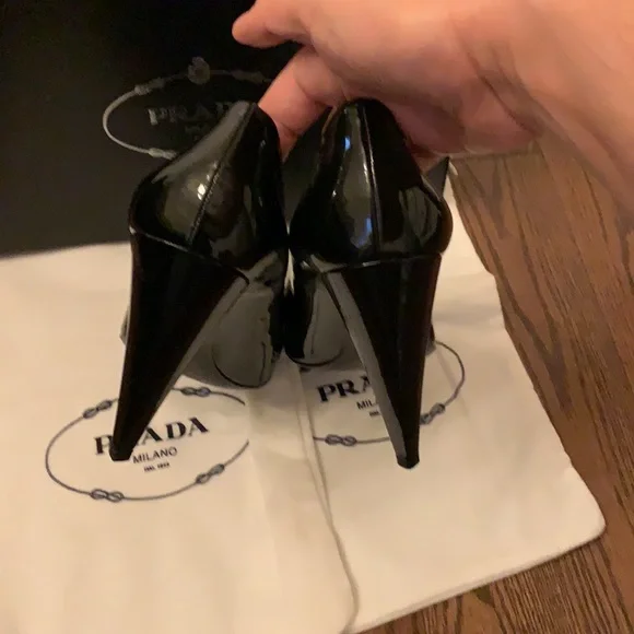 Prada heels - Picture 4 of 9